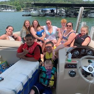 Meet your Posher, Dena